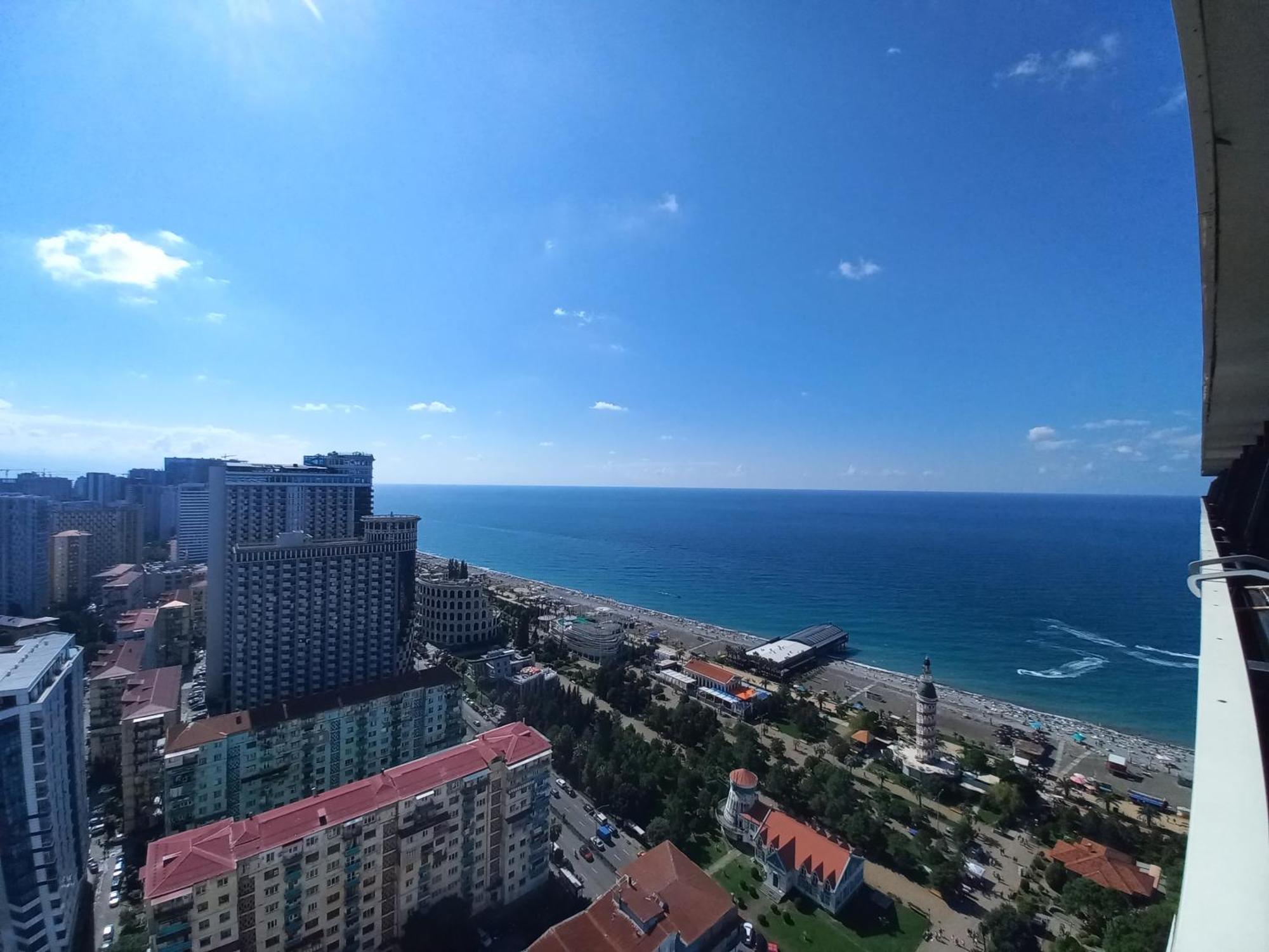 Orbi City Apartments On The Beach 바투미 외부 사진