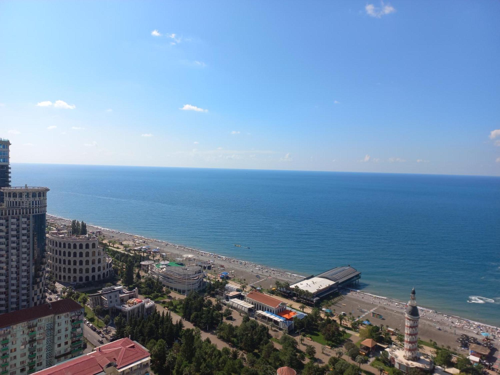 Orbi City Apartments On The Beach 바투미 외부 사진