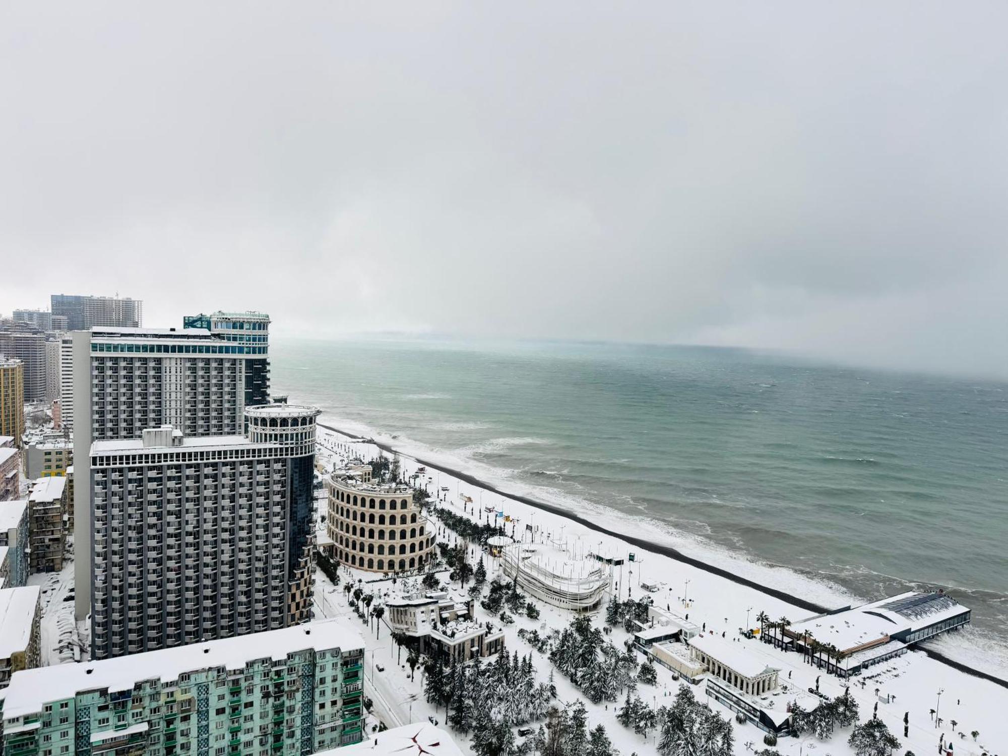 Orbi City Apartments On The Beach 바투미 외부 사진